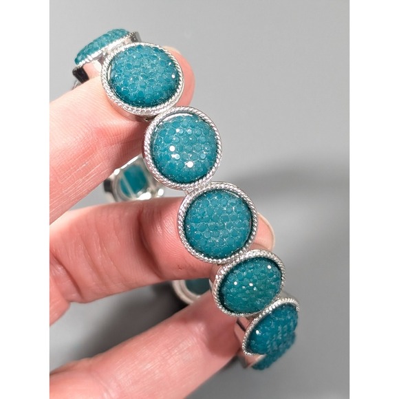 Beachy Coastal Blue Faux Drusy Acrylic Tennis Stretch Bracelet Silver Tone 6.5" - Picture 8 of 10